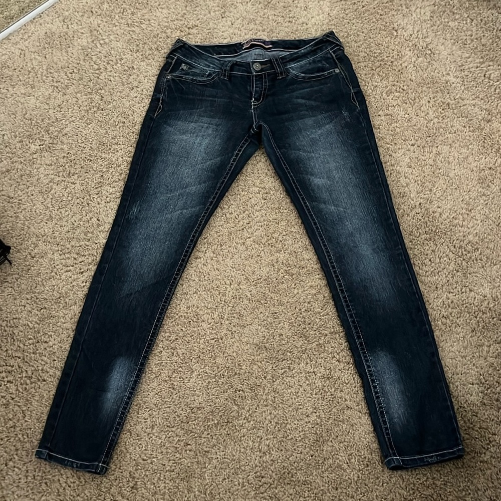Wallflower Women's Dark Wash Jeans